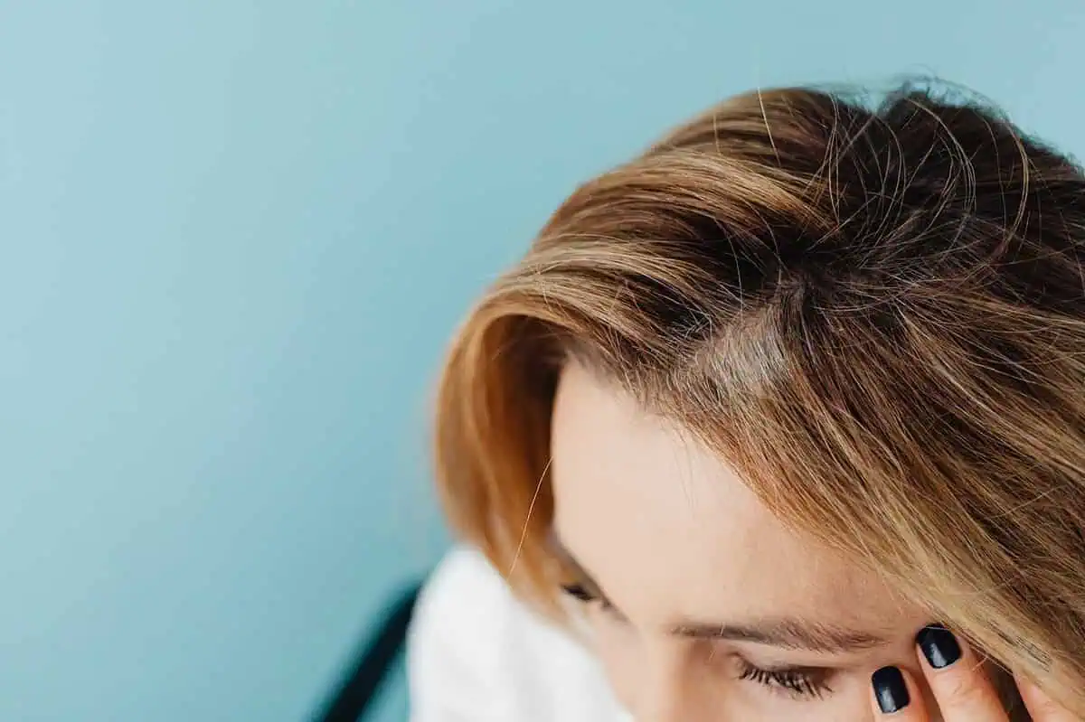 Specjalistyczna trychologia w praktyce: diagnostyka, terapia i uzupełnianie włosów