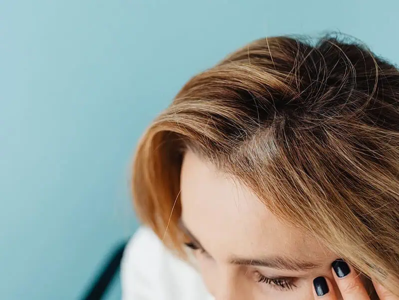 Specjalistyczna trychologia w praktyce: diagnostyka, terapia i uzupełnianie włosów